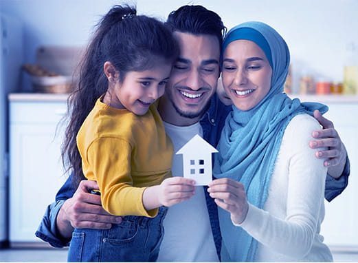 Family deciding on buying vs. renting in the UAE, with FAB Islamic Home Finance.