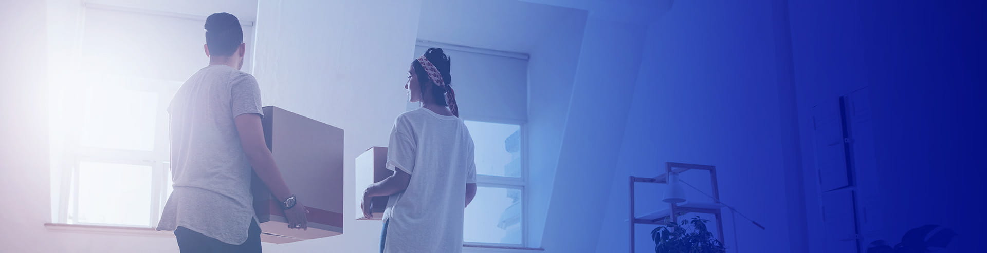 عائلة تشتري منزل أحلامها بفضل الرهن العقاري من بنك أبوظبي الأول.