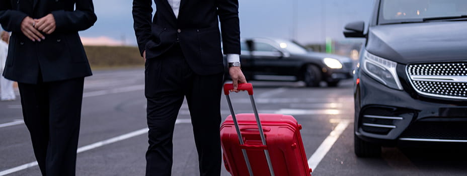 خدمات التوصيل من وإلى المطار مع بطاقة ضيف الاتحاد إنفينيت من FAB